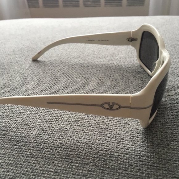 AUTHENTIC Valentino Sunglasses - Picture 7 of 8